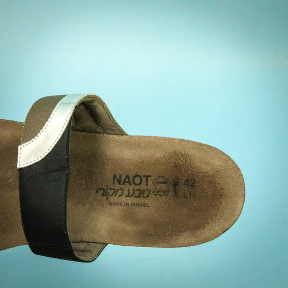 Naot 42 Size 11-11.5 Frankie Black Tan Silver Metallic Leather Slip On Sandals - Picture 6 of 6
